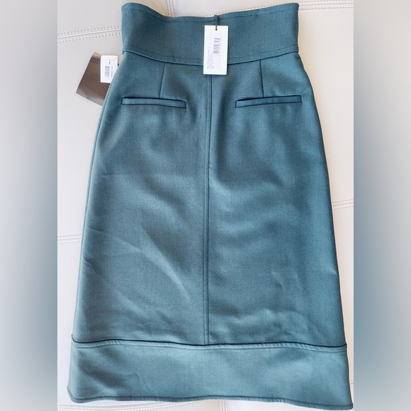 NWT! sea NY
Wool Traditions 
A-Line Zip Skirt 
DK GREEN w/ satin lining Size 0 - Picture 14 of 16